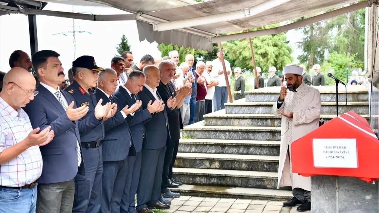 Trabzon'da Kıbrıs gazisi Halit Dilber, son yolculuğuna uğurlandı