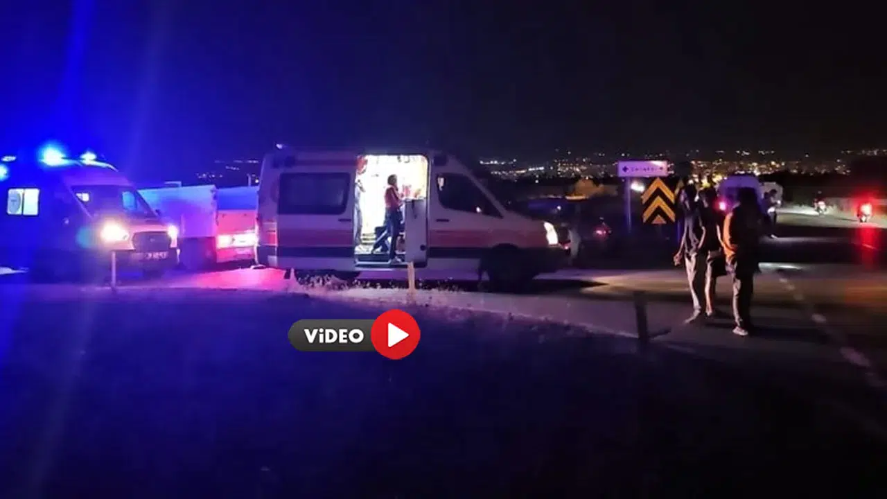 Pikapla Otomobil Çarpıştı