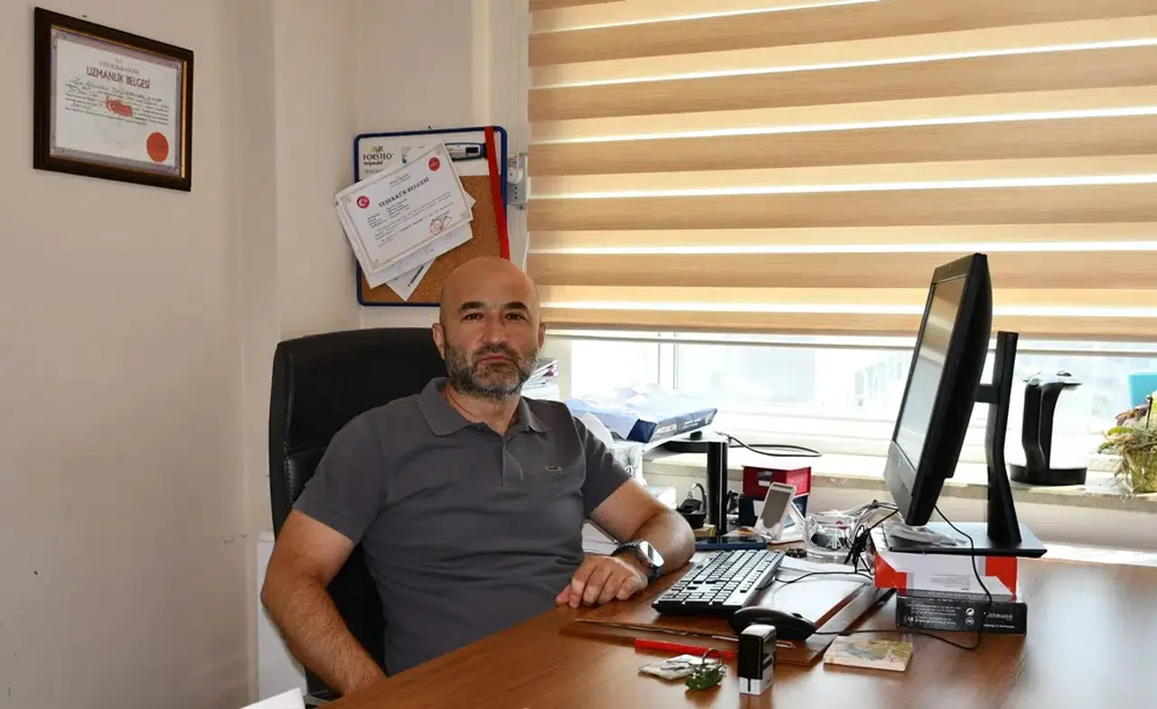 Uzmanından "yaz mevsiminde sıvı kaybı böbrek hastalığı riskini artırıyor" değerlendirmesi
