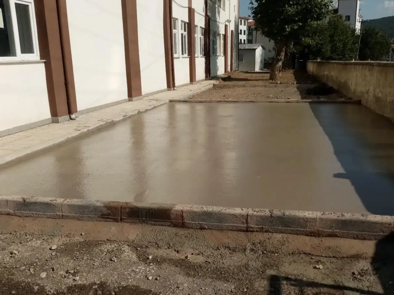 Osmangazi İlkokulu Bahçesine Oyun Alanı Kuruluyor