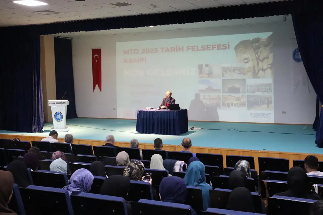 Demirkıran, Tarih Felsefesi Kampına Katıldı