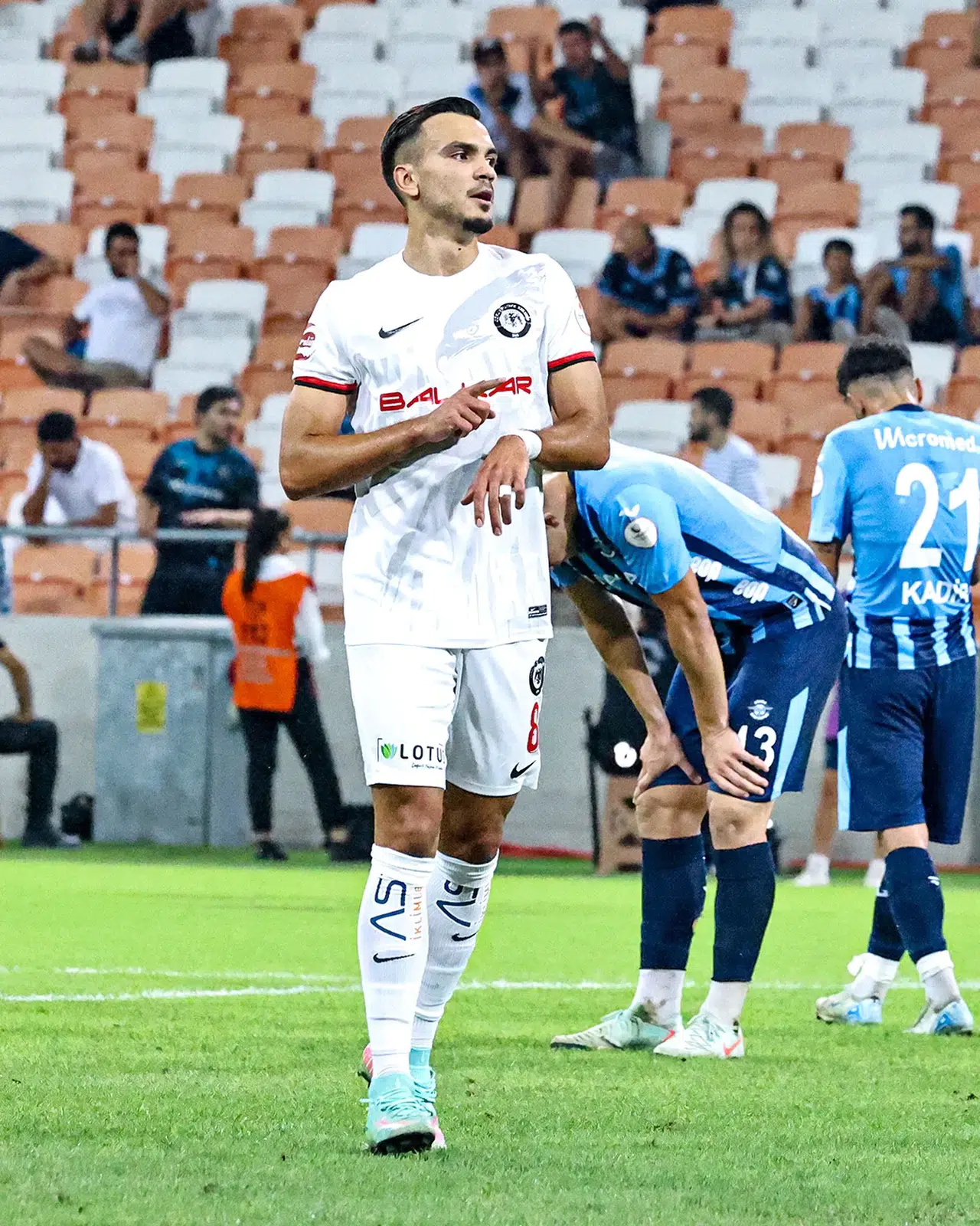 Arca Çorum FK'den Taraftara Galibiyet Teşekkürü