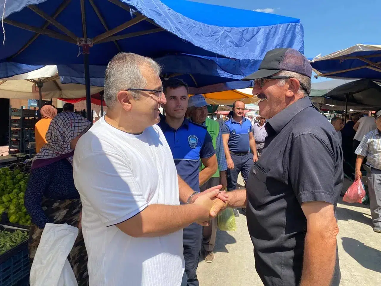 Başkan Ünlü, Esnaf ve Vatandaşlarla Buluştu