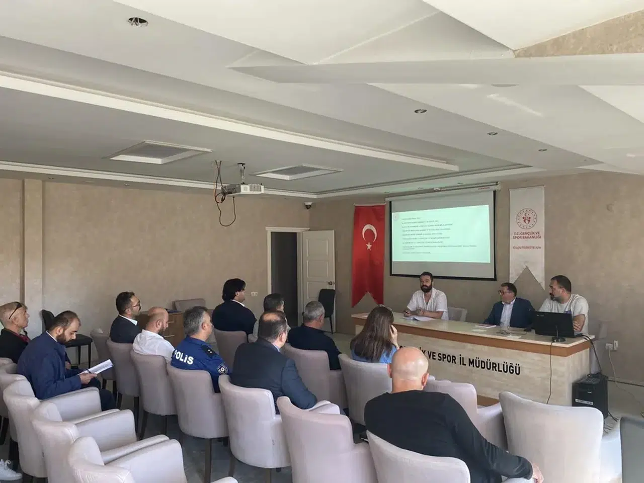 Kamu Çalışanları Spor İçin Sahaya İniyor