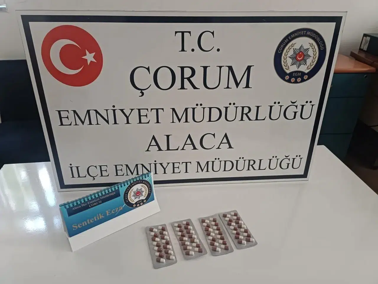 Üzerlerinde Uyuşturucu Bulunan 3 Şüpheli Gözaltına Alındı