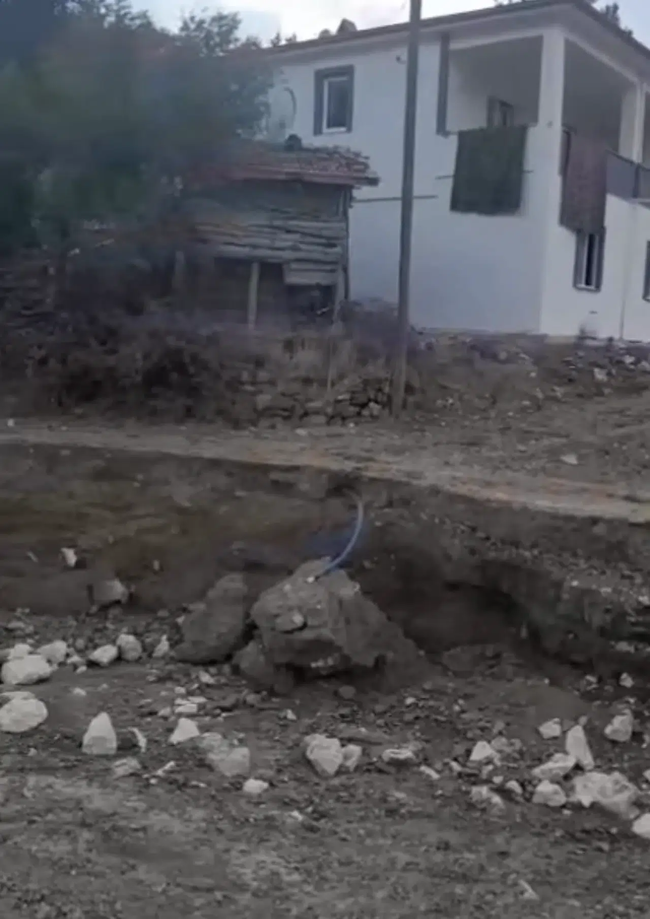 ‘Laçin Köy Yolları Kullanılamaz Halde’