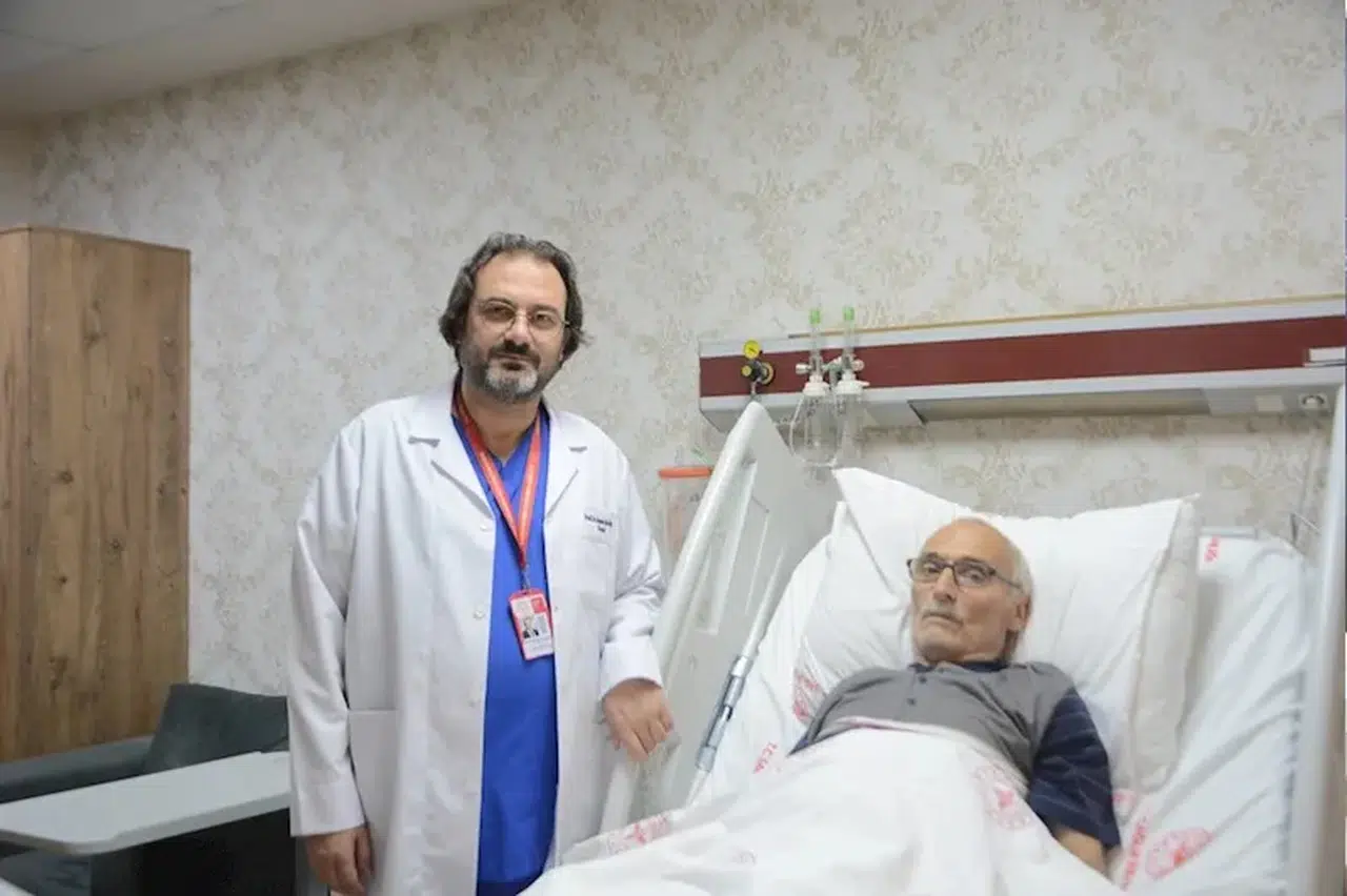 Trabzon'da mesanesinde tümör tespit edilen hasta ameliyatla sağlığına kavuştu