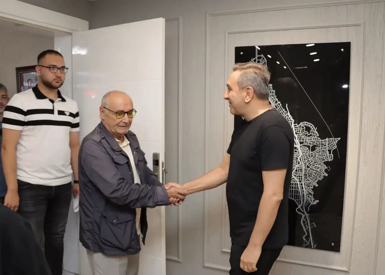 Dere: Biz Büyük Bir Aileyiz