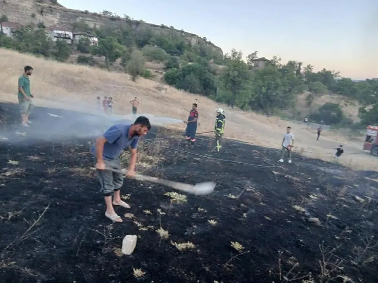 Karabük'te otluk alanda çıkan yangın söndürüldü