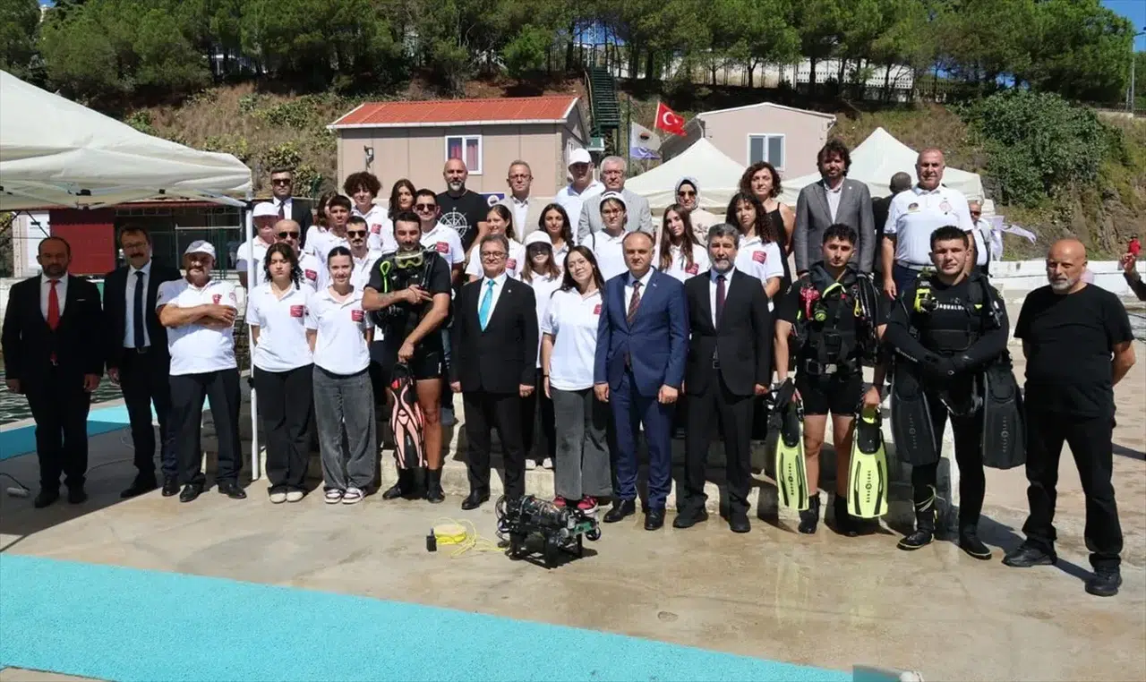 Sinop'ta geliştirilen insansız deniz aracının prototipi tanıtıldı