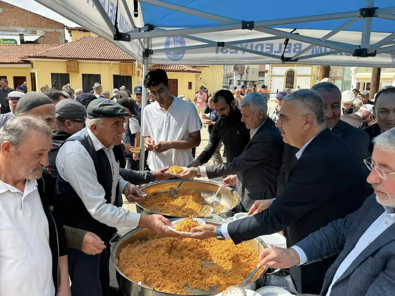 Ahlatcı’dan Ahilik Haftasında Geleneksel Pilav İkramı