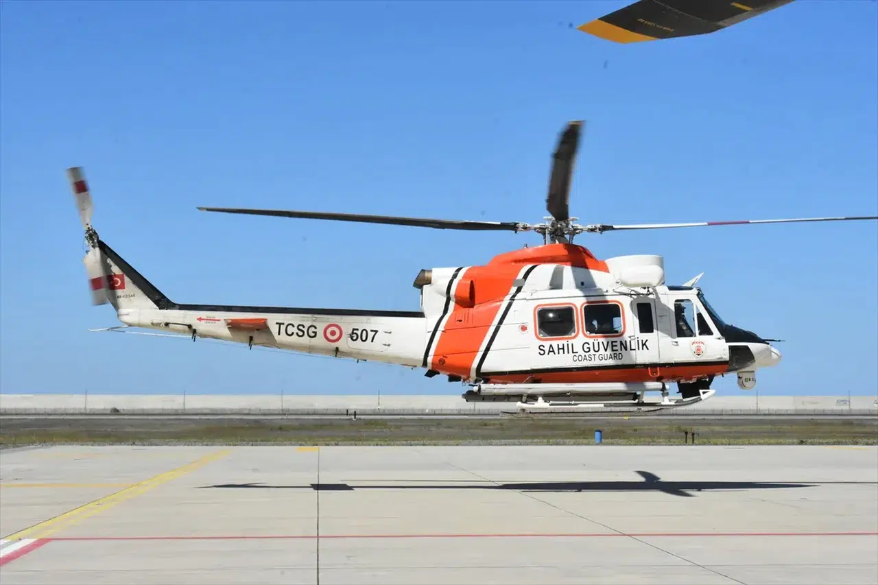 Artvin'de ulaşım sağlanamayan köydeki hasta helikopterle Rize'ye gönderildi