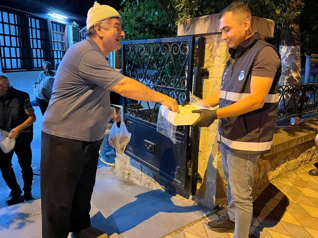 İskilip’te Vatandaşa Lokum İkramı
