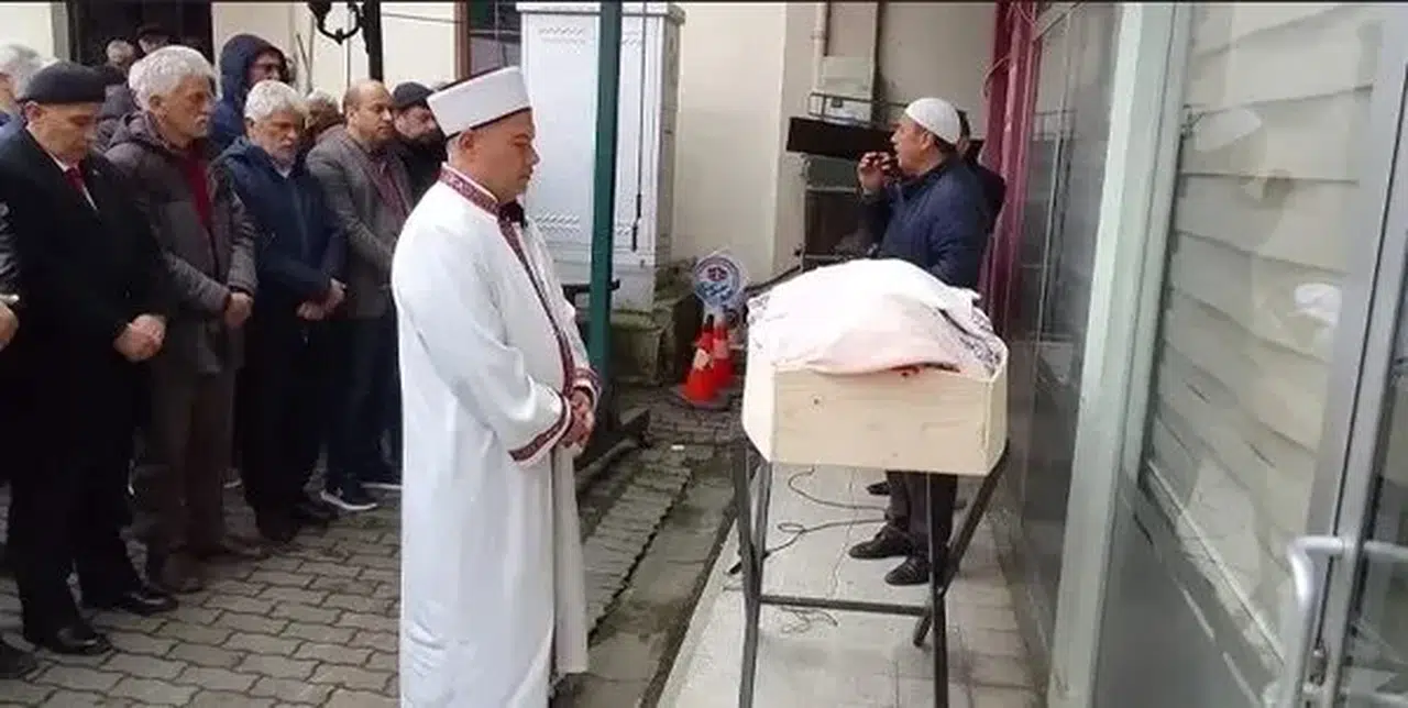 Trabzon'da balkondan düşen kadın öldü