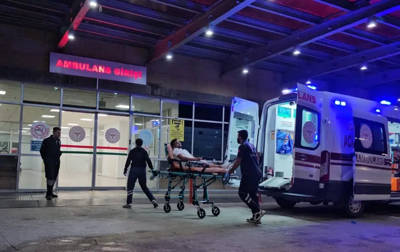 Bıçaklı Kavgada 3 Kişi Yaralandı