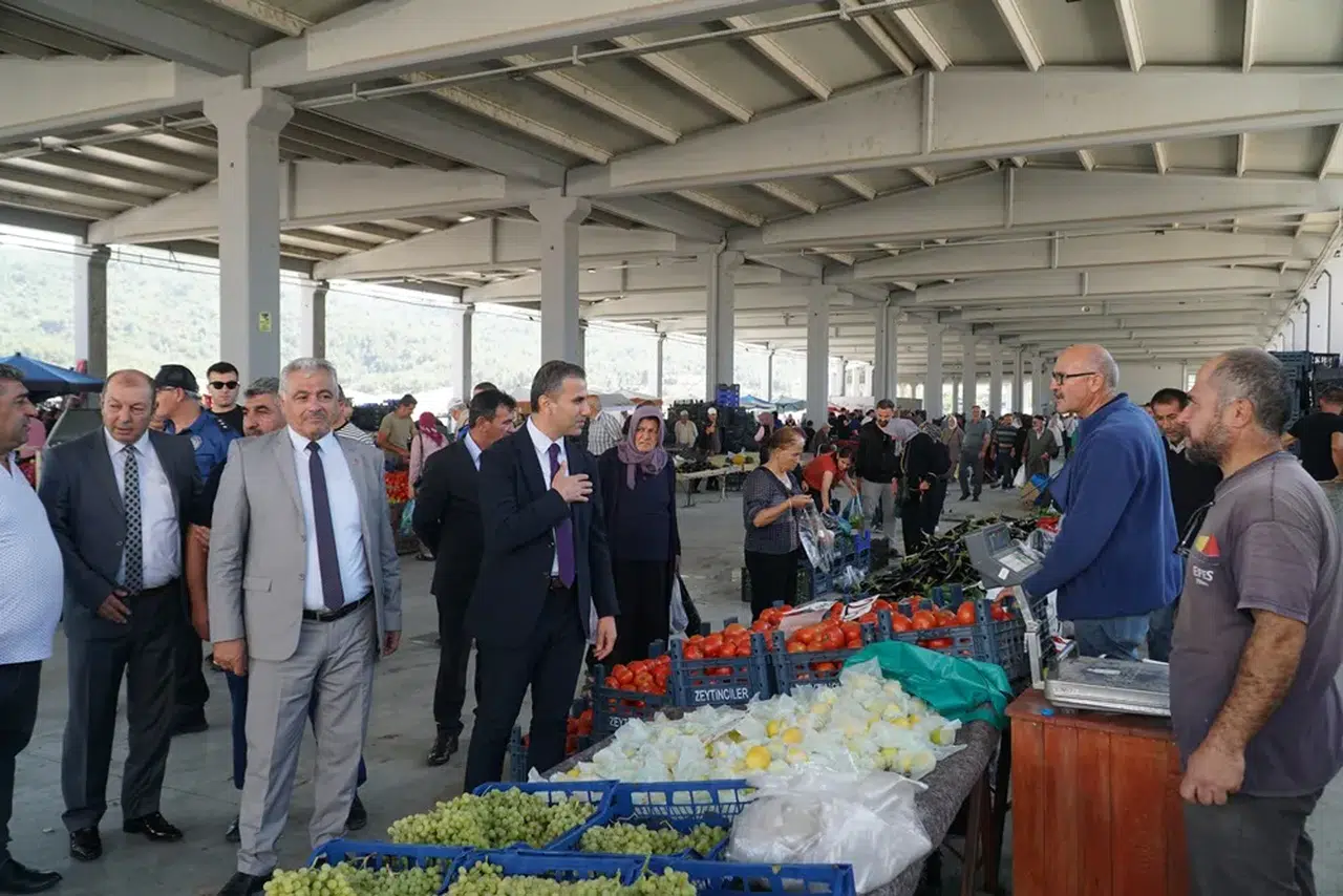 Pazarda Esnafın Nabzını Tuttular