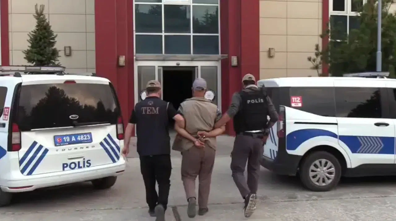 Kırmızı Bültenle Aranıyordu Çorum'da Yakalandı