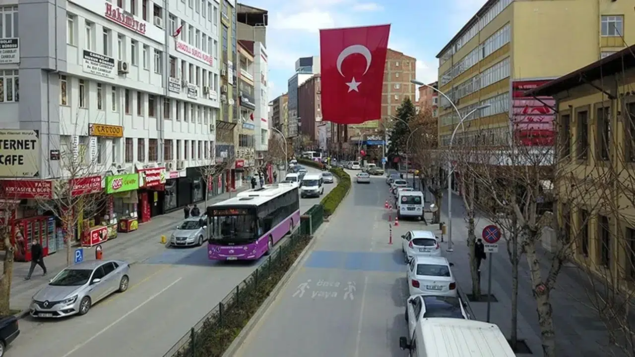 Gazi Caddesi’nde Park Yasağı