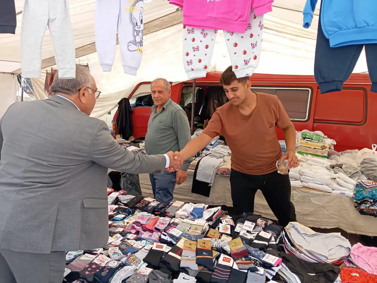 Başkan Çetinkaya, Salı Pazarını Ziyaret Etti