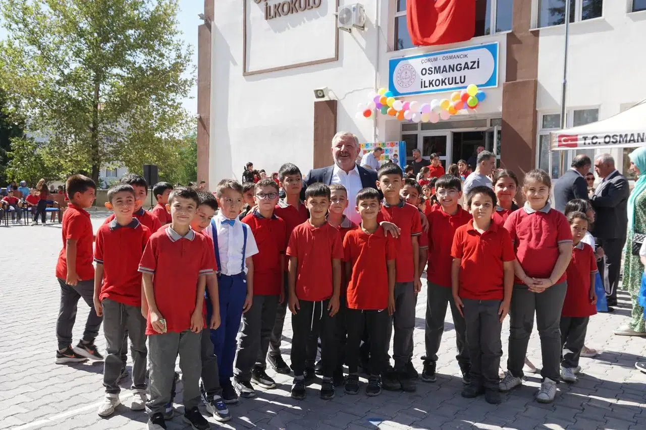 Osmancık’ta Minik Öğrencilere İlk Gün Sürprizi