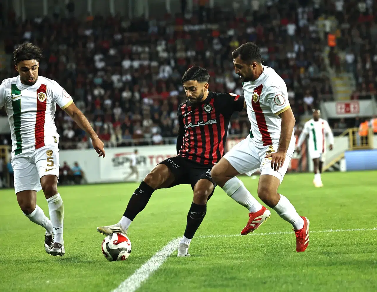 Kenan Fakılı Kiralandı