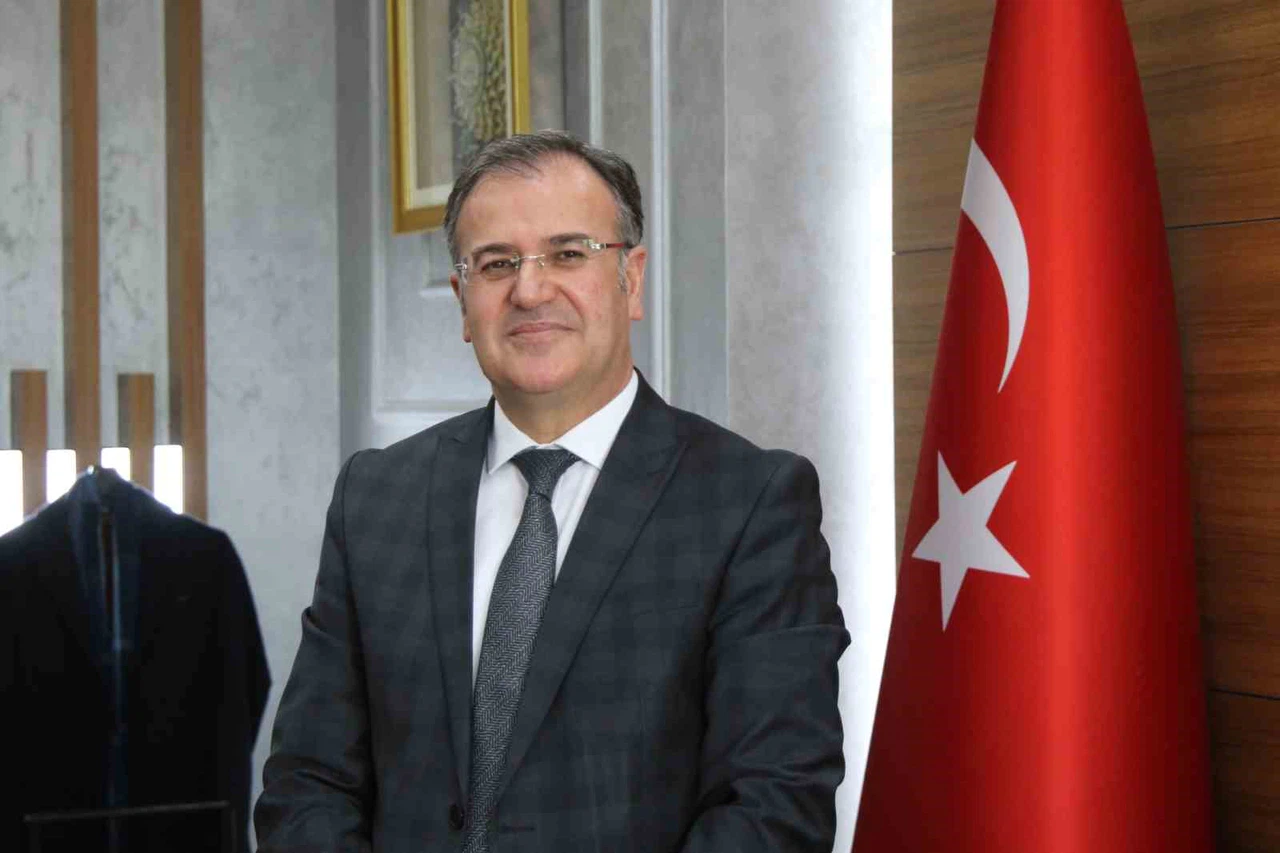 Başkan Özdoğan: "Gazilerimiz, milletimizin gönlünde ölümsüzleşmiş kahramanlardır"