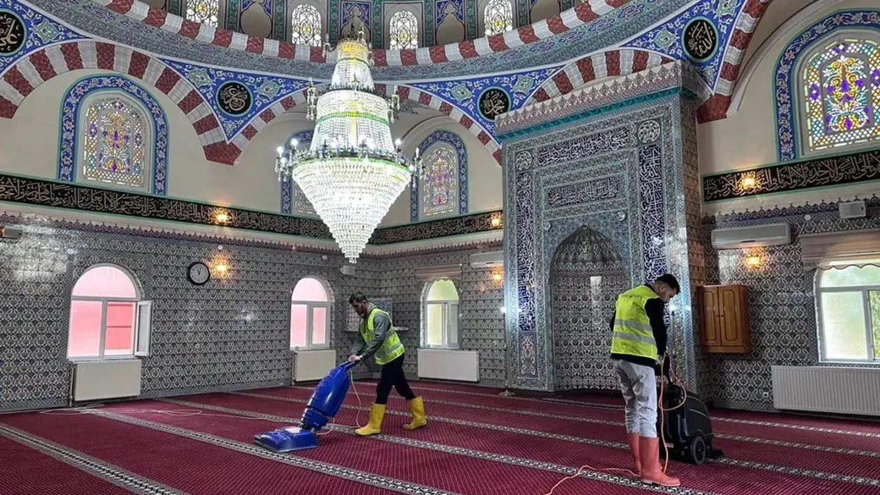 Camilerde Temizlik Seferberliği Başlatıldı