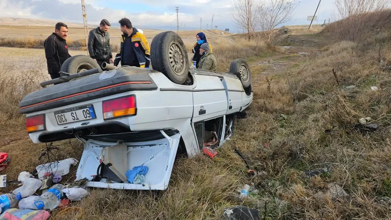 Otomobil Tarlaya Uçtu: 2 Yaralı