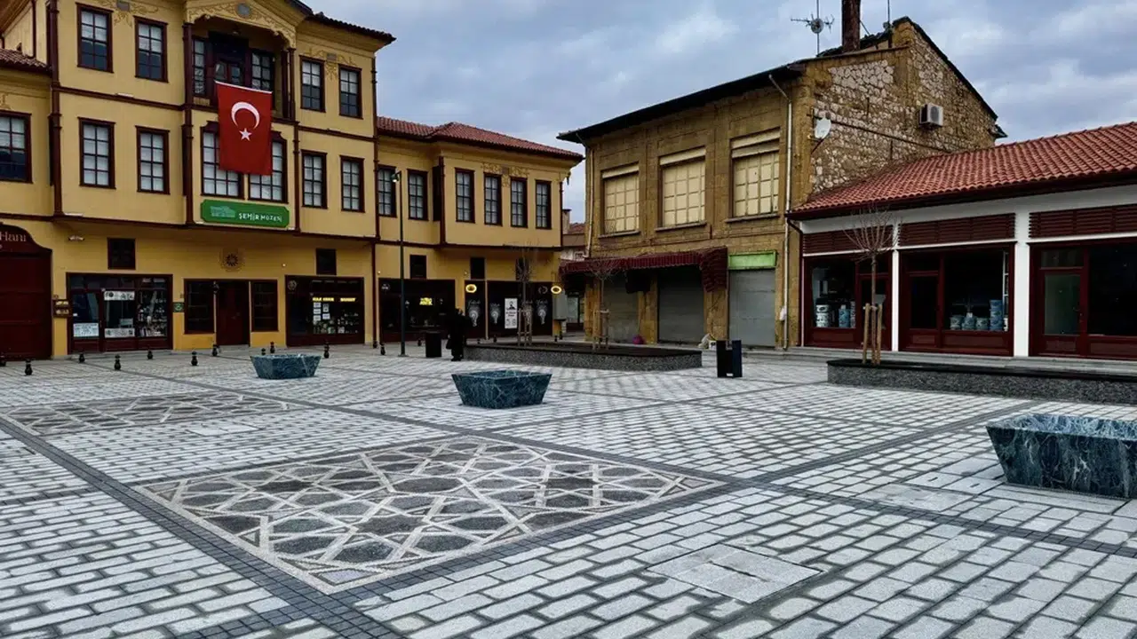Veli Paşa Hanı’nın Önü Artık Böyle
