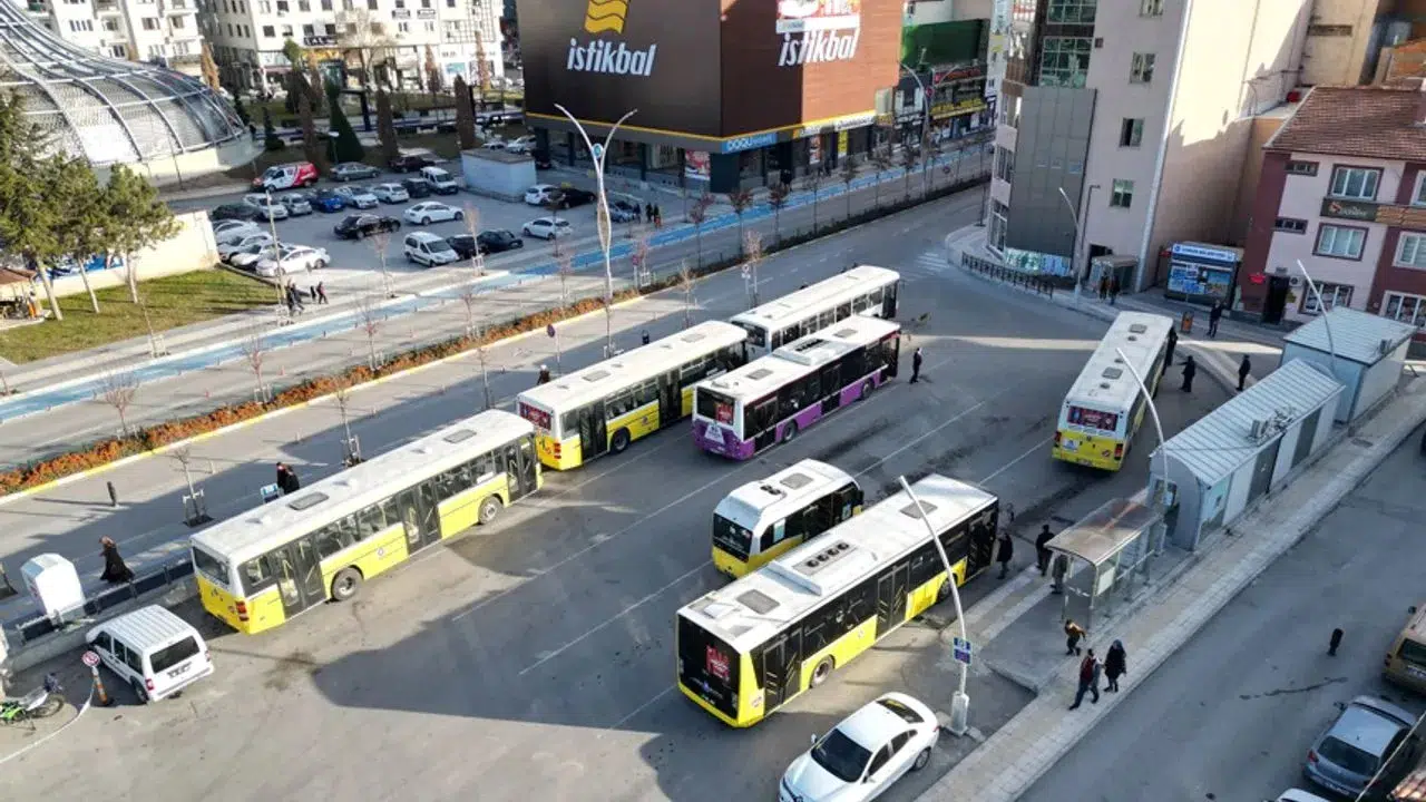 Durakta Öfke Patlaması