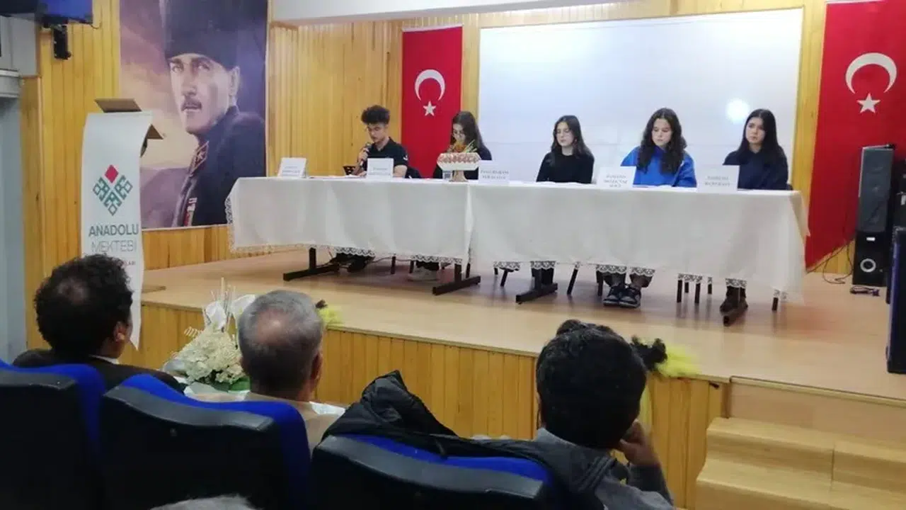 Gençlerin Dilinden Akif