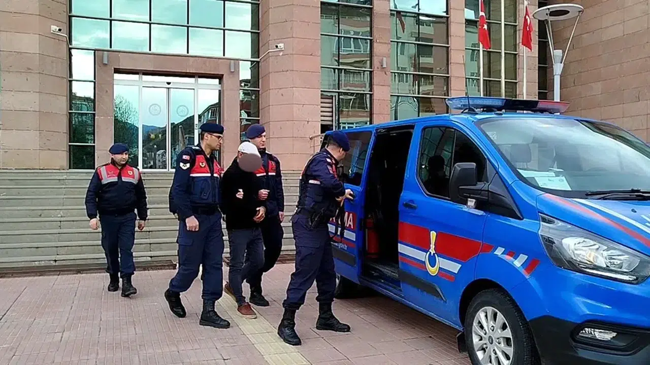 Jandarma Baskınında Ev ve İş Yerinden Ne Çıktı?