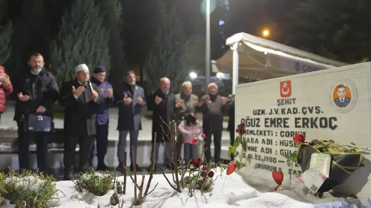 Şehit Aileleri Yeni Yıla Şehitlikte Girdi