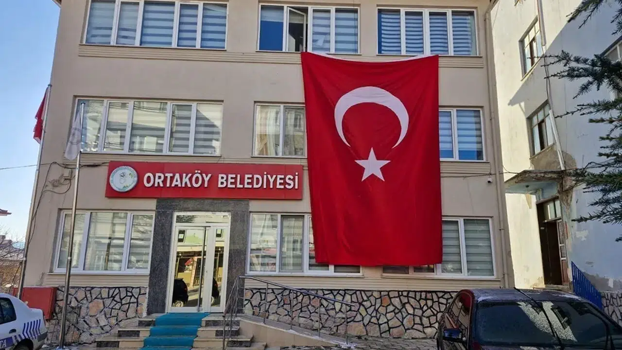 Türk Bayrağına Saygısızlığa Tepki