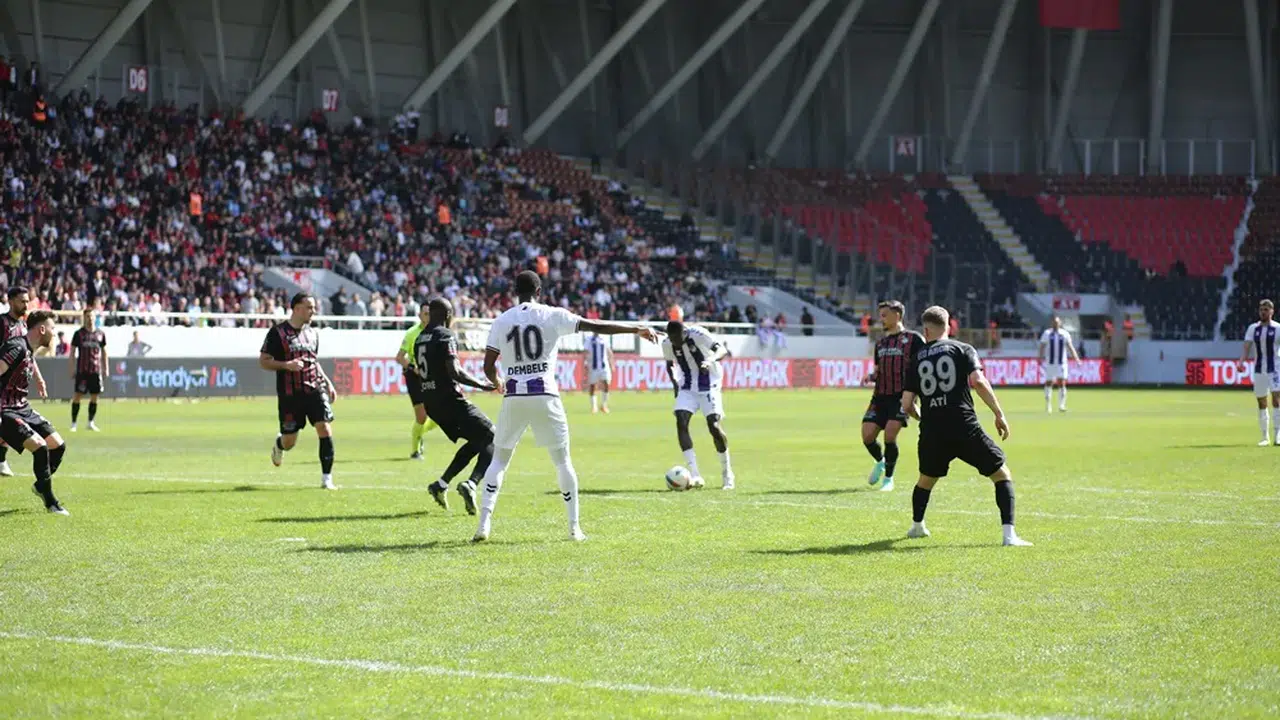 Yıldızlar Mı, Kolektif Güç Mü?