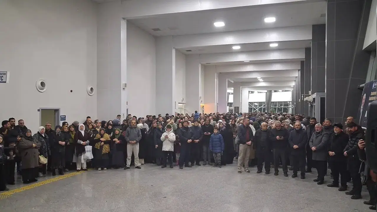 Karnesini Alan Kabe’ye Koştu