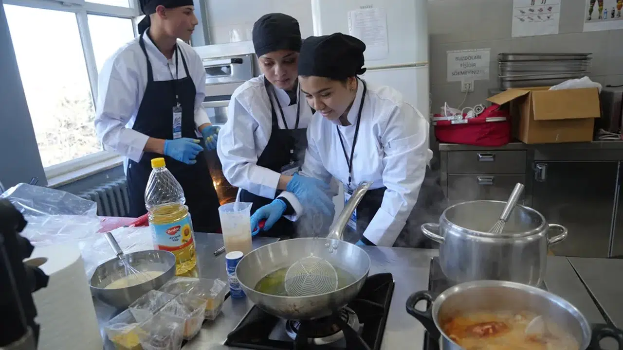 Çorumlu Gençlerin Samsun’da Gastronomi Heyecanı