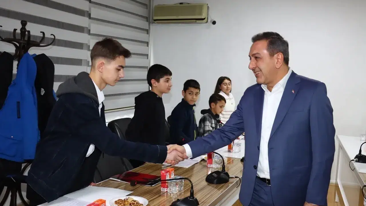 Sungurlu’nun Geleceğine Çocuk Eli Değiyor