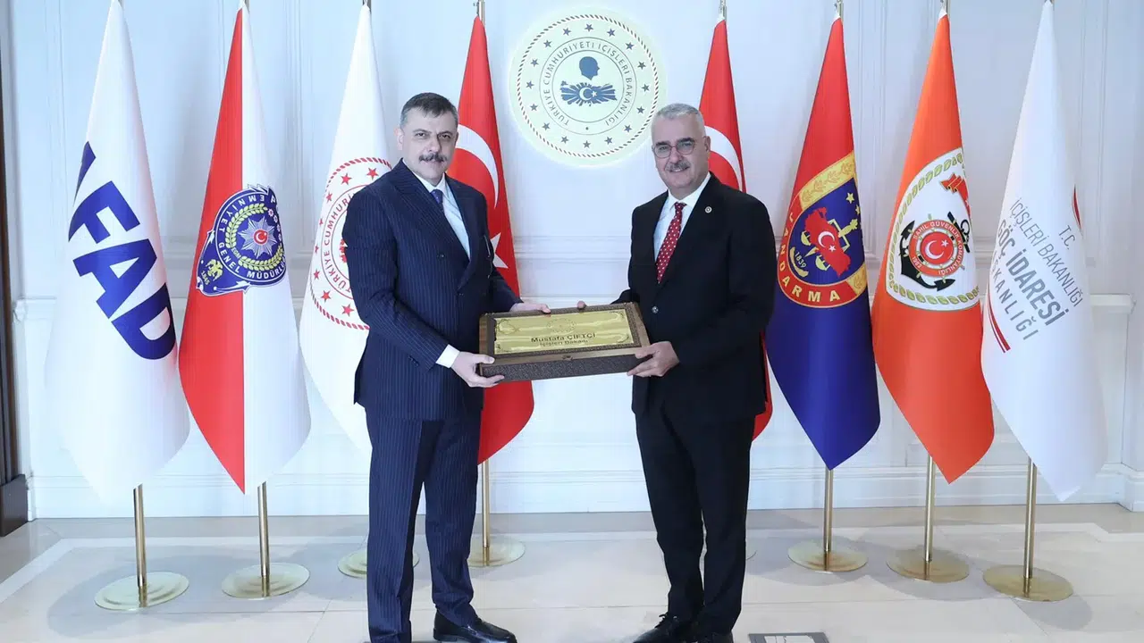 Ahlatcı’dan Bakan Çiftçi’ye Tebrik Ziyareti