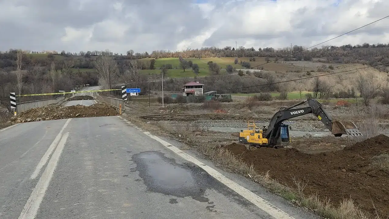 Ulaşım Geçici Köprüden Sağlanacak