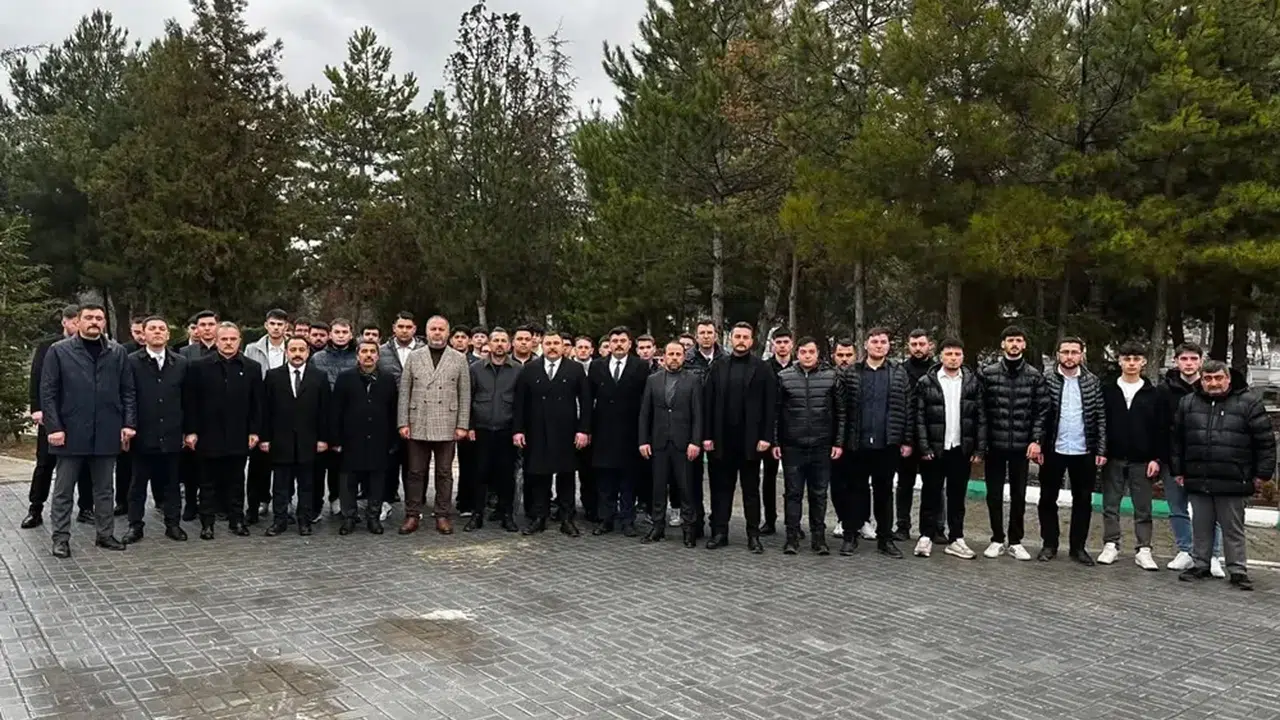 Kerep Sarı, Kabri Başında Anıldı