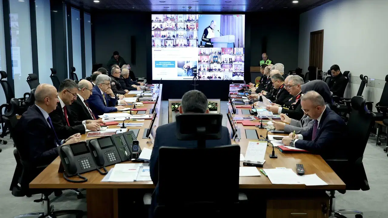 Bakan İle Tedbir Mesaisi