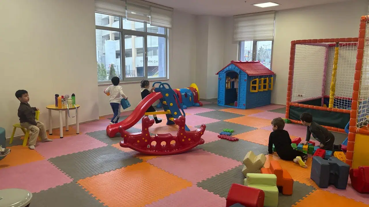 Hastane Kreşi Tüm Kamu Çalışanlarına Açılıyor