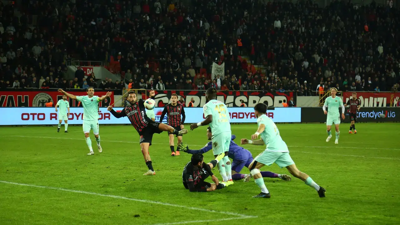 Kritik Maçın Hakemi Belli Oldu. Dikkat Çeken İstatistik