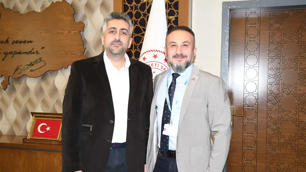 Profesör Unvanı Alan Hekimleri Unutmadı