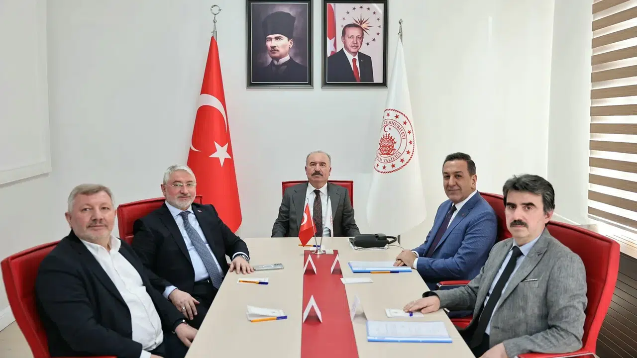 Sahipsiz Sokak Hayvanları İçin Buluştular