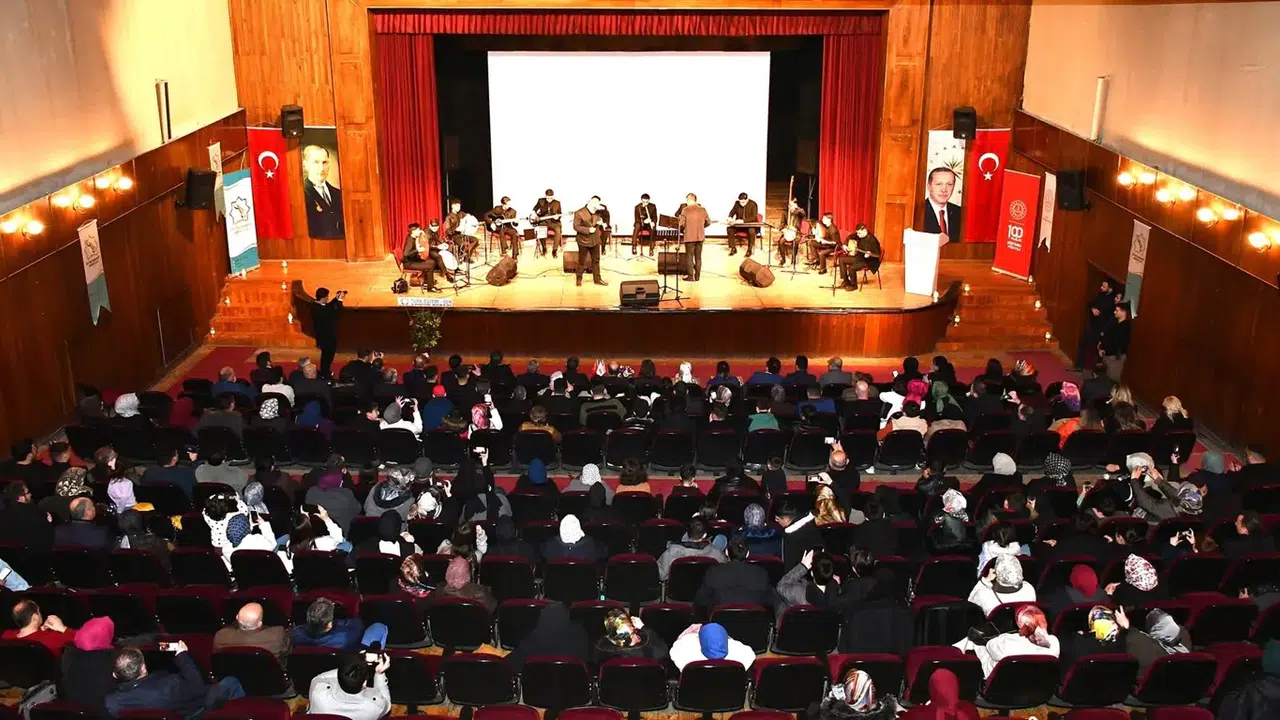 Ramazan Akşamını Aydınlatan İlahiler