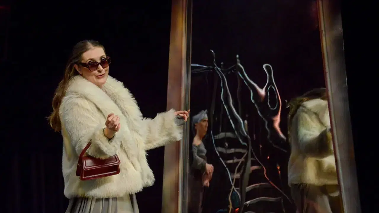 Tiyatroda Perde Bugün İki Kez Açılacak