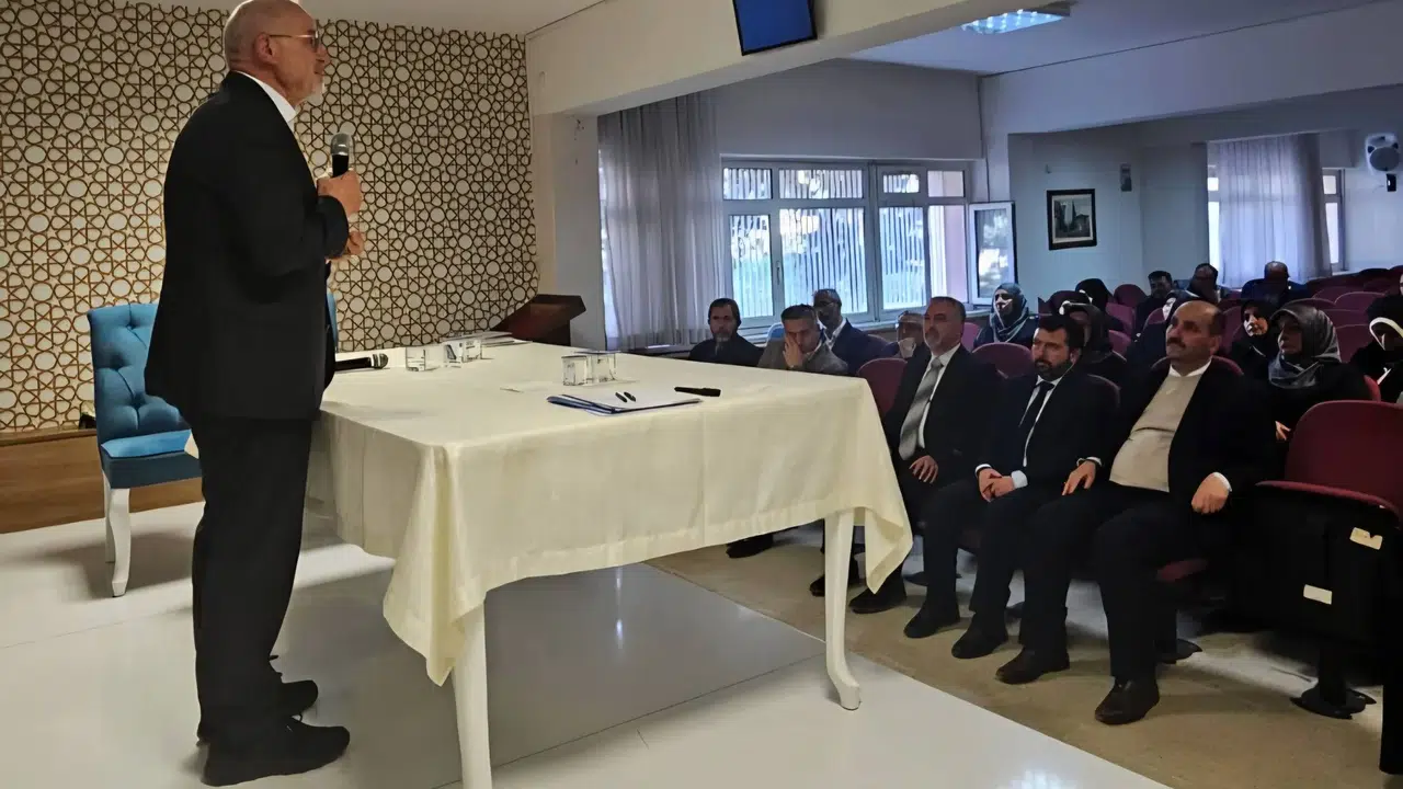 Kur’an Kursu Öğreticilerine Eğitim