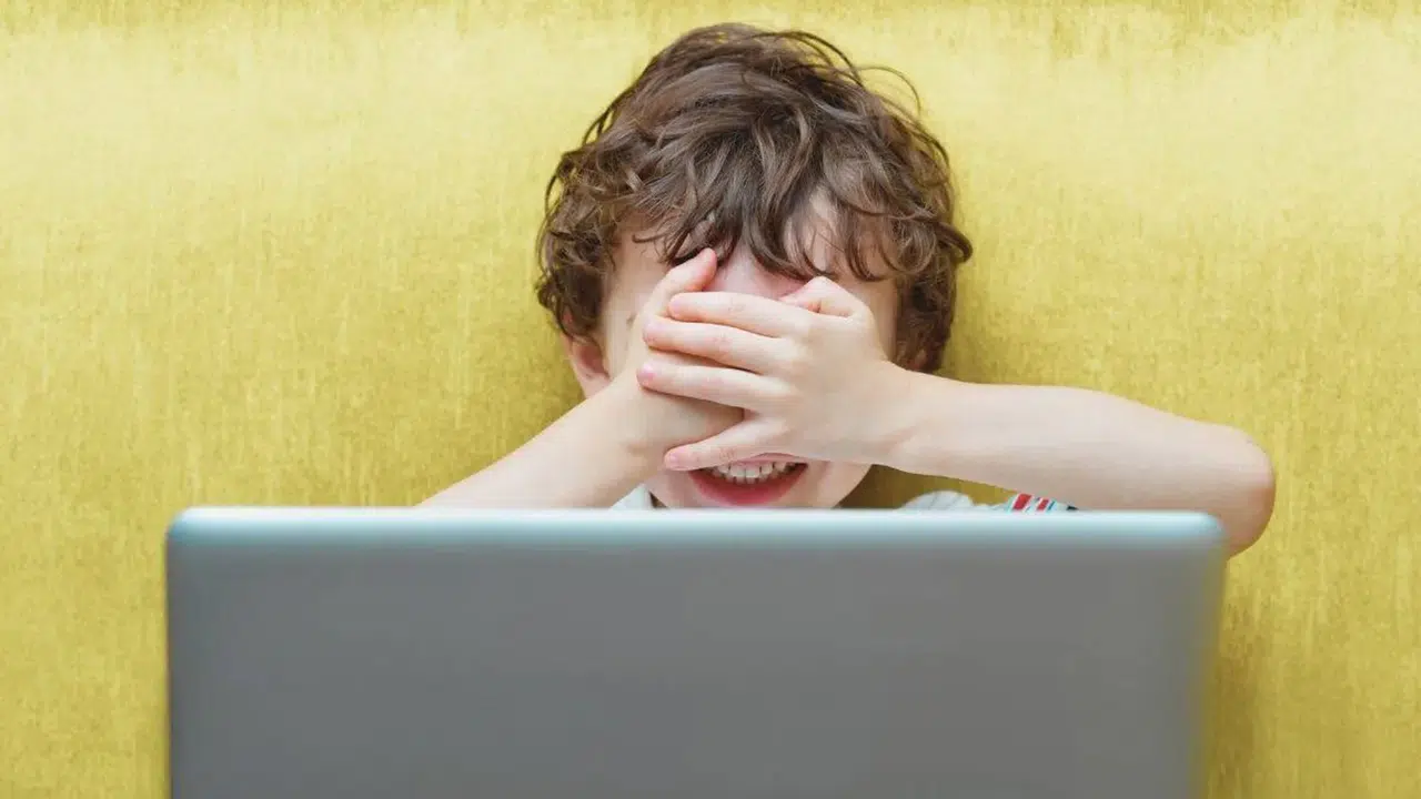 Çocuklarımızı Dijital Dünyanın Gölgesinden Nasıl Kurtarabiliriz ?